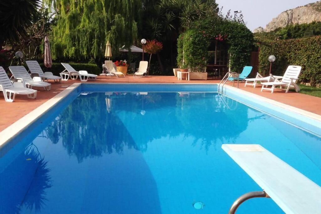 Da Nonna Cettina Appartamento In Villa Con Piscina Palermo Eksteriør bilde